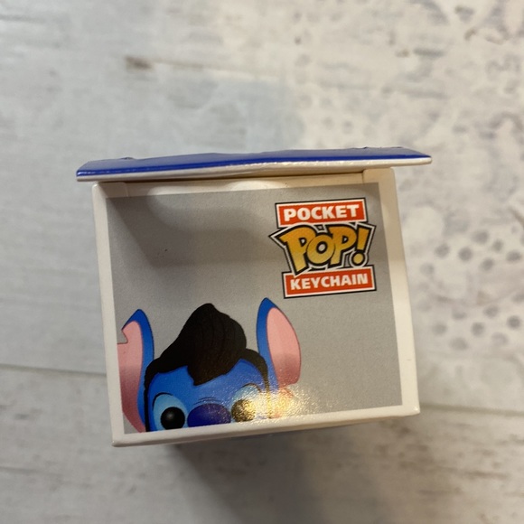 Funko Pop Elvis Stitch Disney Exclusive Pocket Pop Keychain - Picture 9 of 10